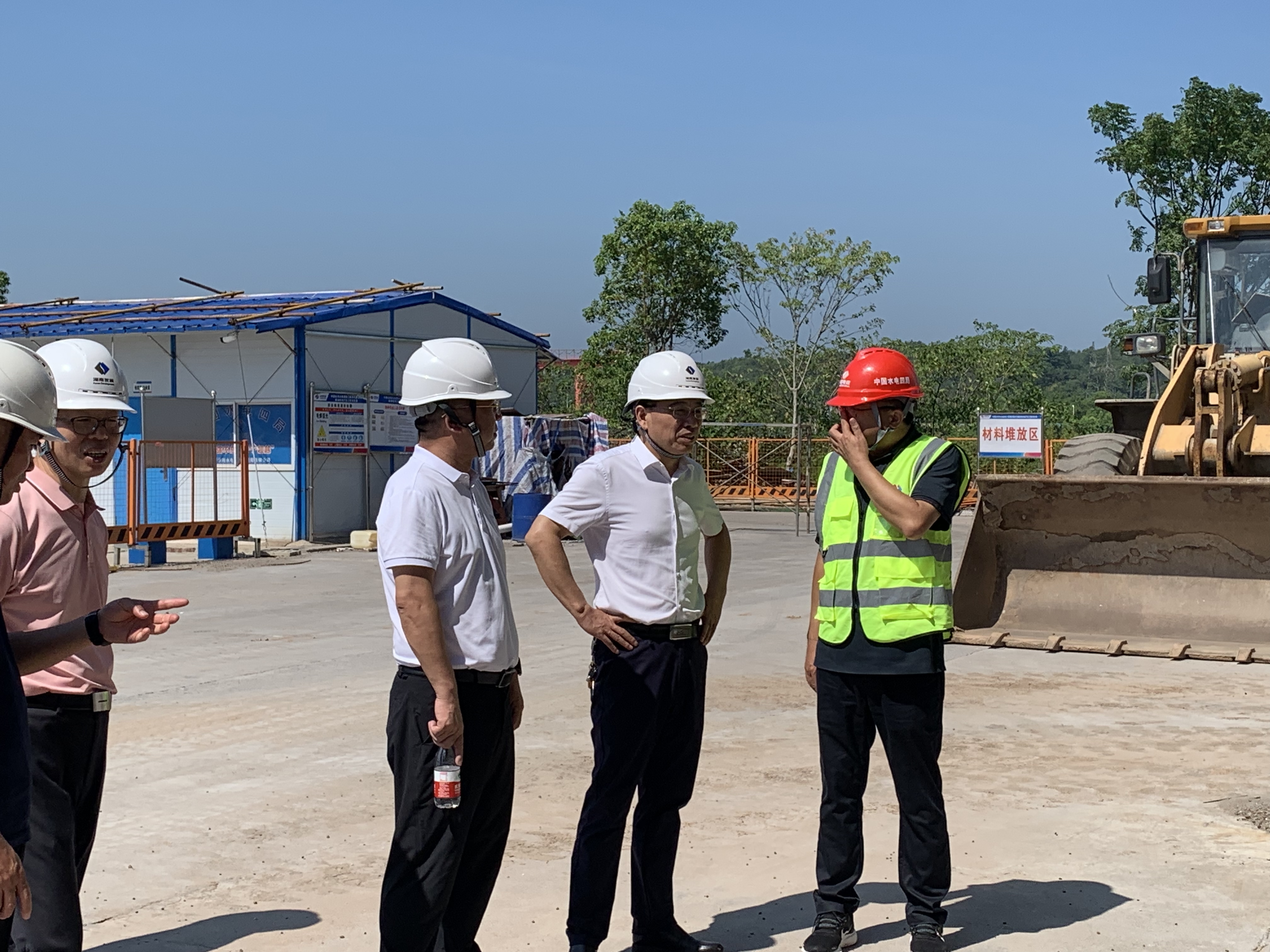 張軍帶隊(duì)赴湖南發(fā)展株洲航電擴(kuò)機(jī)項(xiàng)目開(kāi)展監(jiān)督調(diào)研