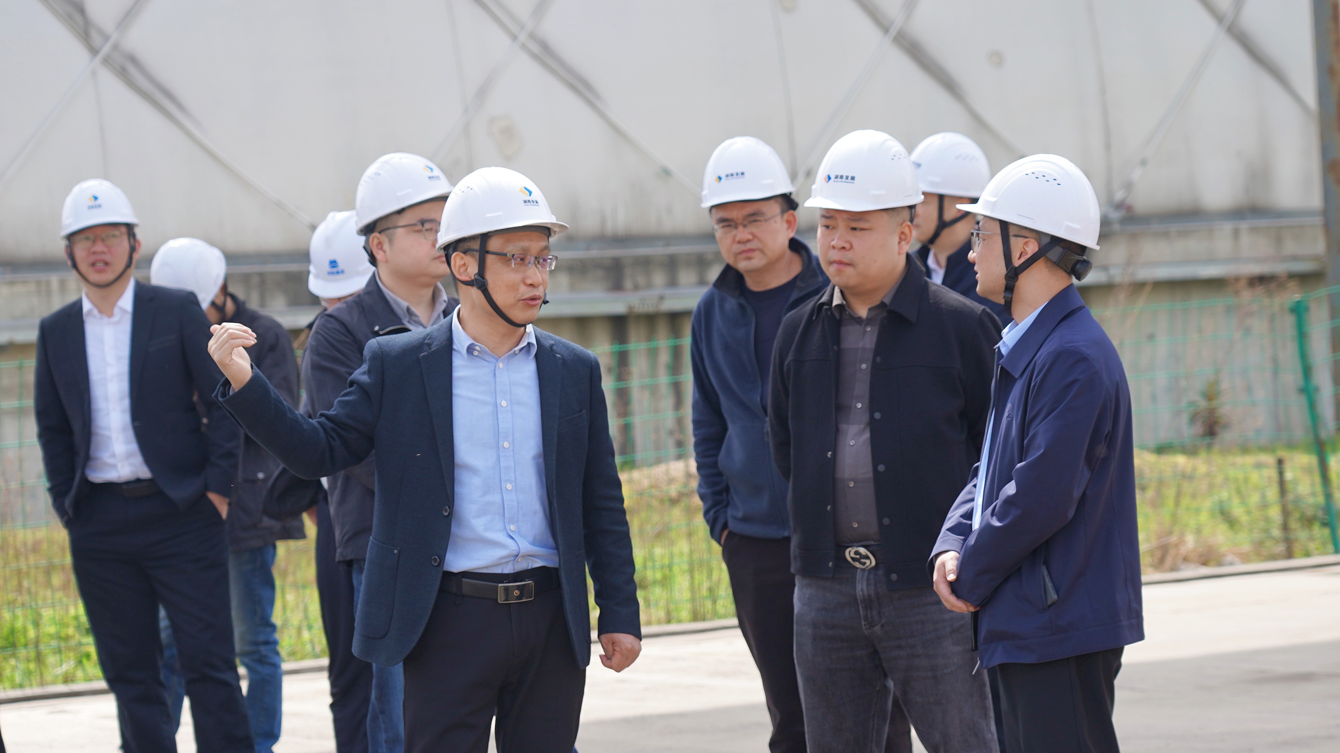 沅江市副市長雷亮調(diào)研湖南發(fā)展機(jī)制砂和砂石集散中心項(xiàng)目