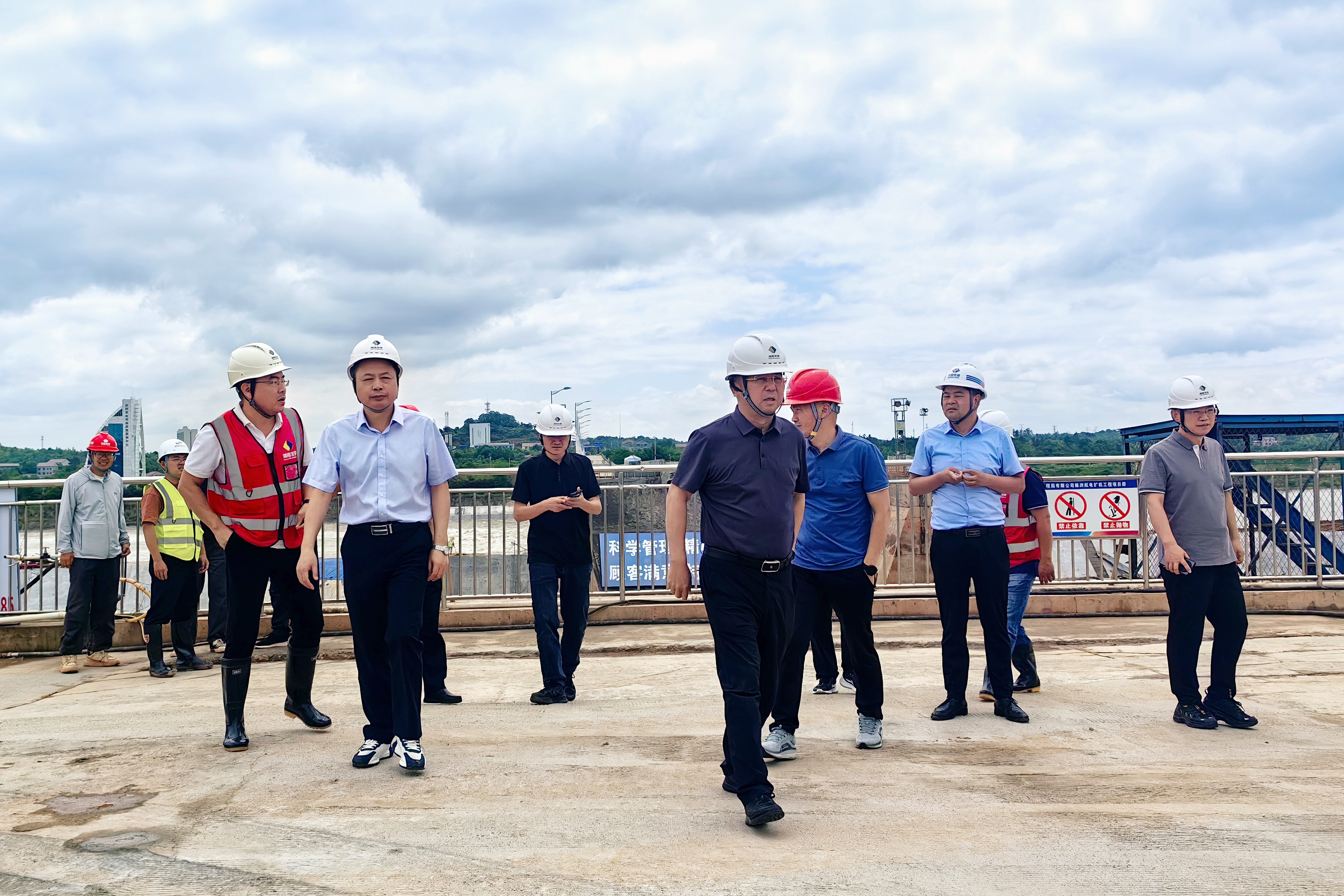 劉志剛督導(dǎo)檢查株洲航電分公司及擴(kuò)機(jī)項(xiàng)目汛期安全生產(chǎn)工作